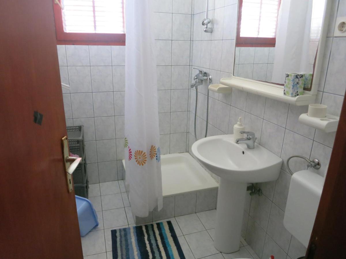 Apartments Delibasic Рогозница Экстерьер фото