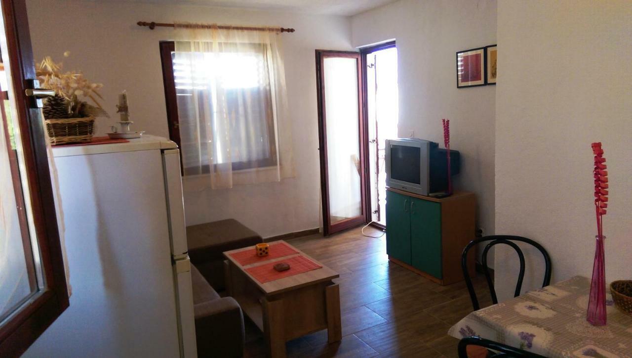 Apartments Delibasic Рогозница Экстерьер фото