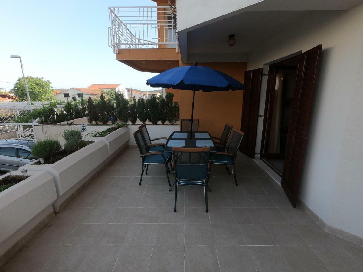 Apartments Delibasic Рогозница Экстерьер фото