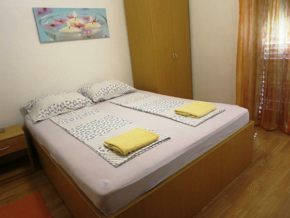 Apartments Delibasic Рогозница Экстерьер фото